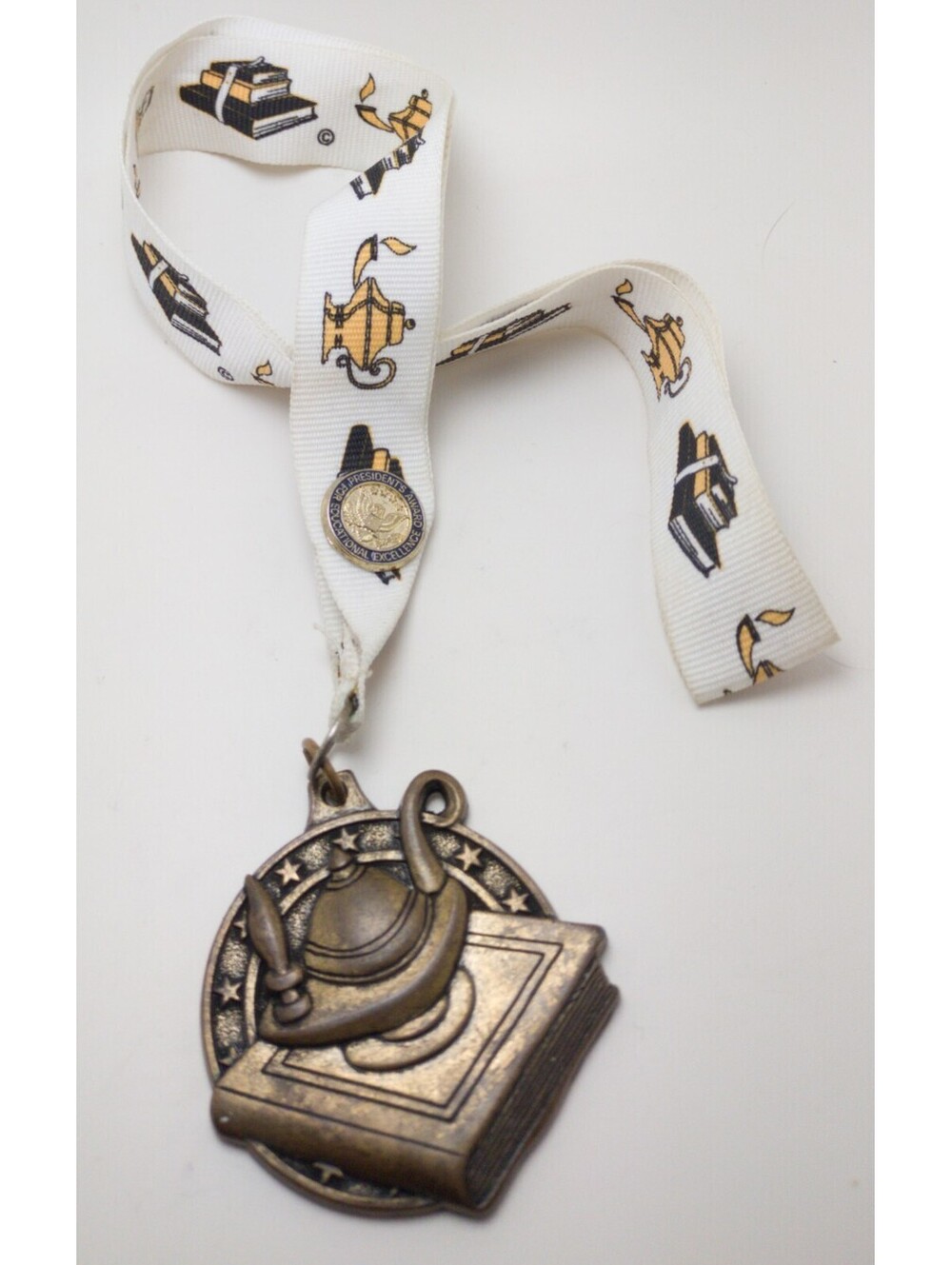 PRESIDENTIAL Award For EDUCATIONAL Excellence Pin & Academic Medal w/ Strap 2008